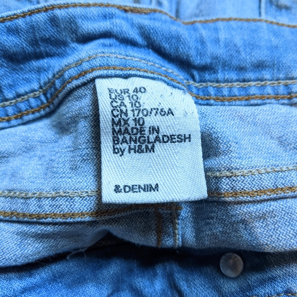 H&M Classic Jean Shorts - Picture 2 of 3